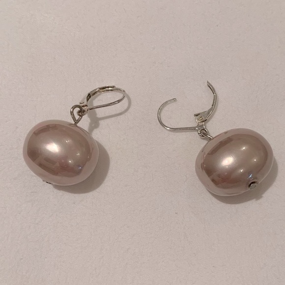 NWOT Boutique Pink Glass Pearl Drop Earrings - Picture 1 of 4